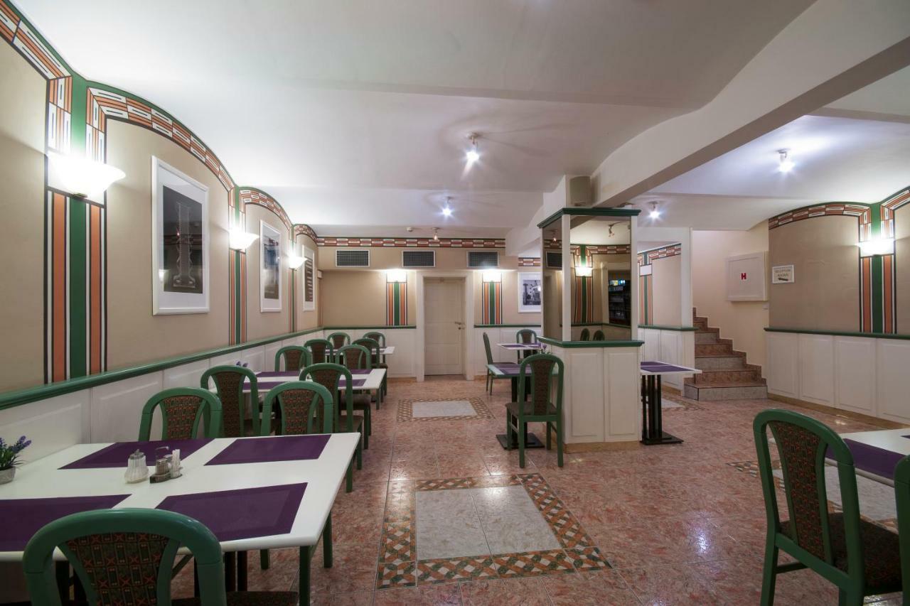 Art Deco Hotel Hoffmann Kladno Exterior photo