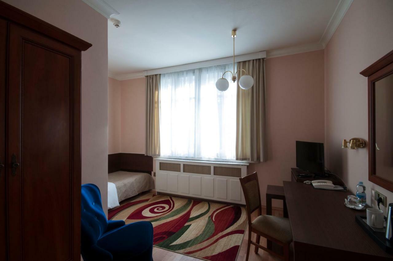Art Deco Hotel Hoffmann Kladno Exterior photo